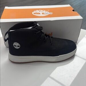 NEW Men’s Size 8.5 Timberland Maple Grove Mid Lace Sneaker in Black (with box)